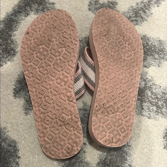 Tory Burch Pink and Cream Patterned Sandals size 5 - Picture 5 of 5